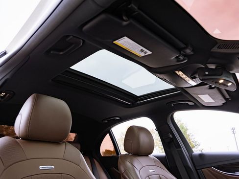 Used 2017 Mercedes-Benz E 43 AMG 4MATIC Sedan image 30