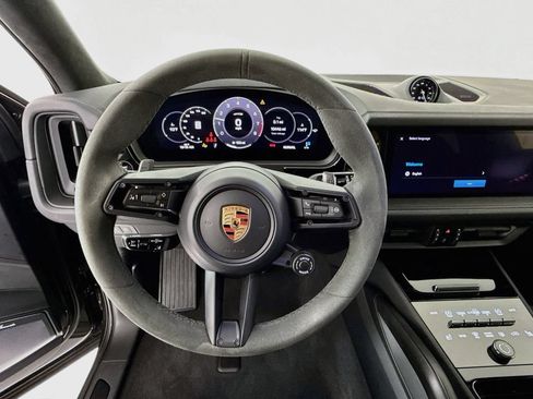 Certified 2025 Porsche Cayenne GTS AWD/4WD image 15