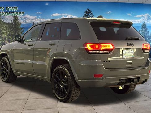 Used 2020 Jeep Grand Cherokee Altitude image 7