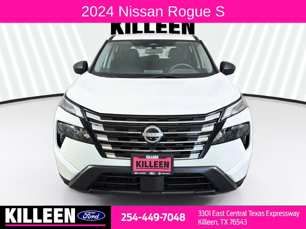 Used 2024 Nissan Rogue S FWD image 2