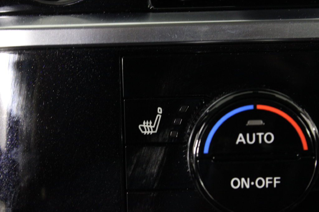 Certified 2024 Nissan Pathfinder SV FWD image 25