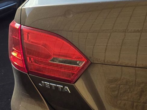 Used 2014 Volkswagen Jetta S image 11