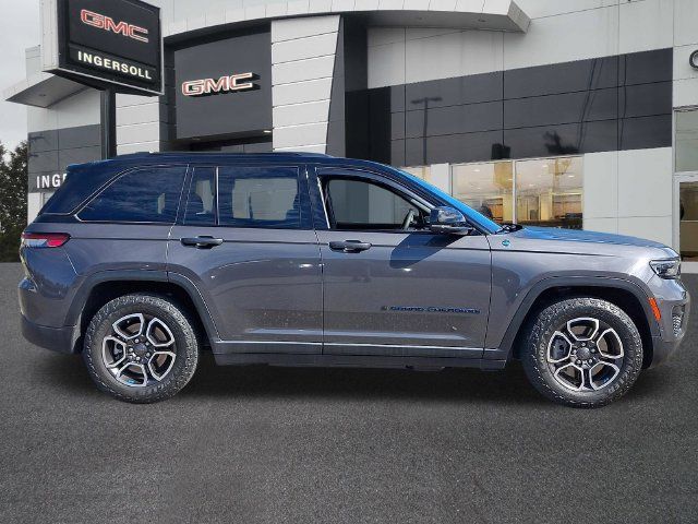 Used 2023 Jeep Grand Cherokee Trailhawk w/ Advanced Protech Group II AWD/4WD image 26