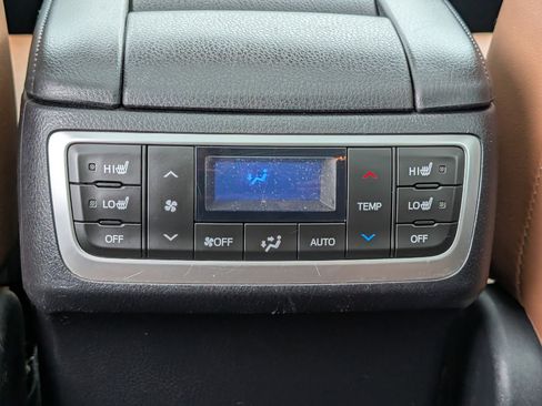 Used 2017 Toyota Highlander Limited Platinum image 17