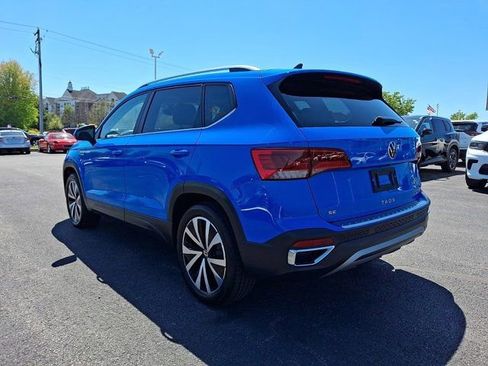 Certified 2023 Volkswagen Taos SE w/ Panoramic Sunroof Package AWD/4WD image 4