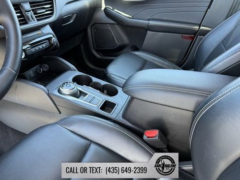 Used 2025 Ford Escape Platinum image 24