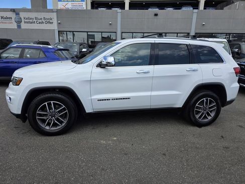 Used 2020 Jeep Grand Cherokee Limited w/ Luxury Group II image 3