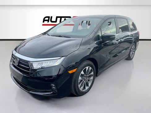 Used 2024 Honda Odyssey EX-L image 3