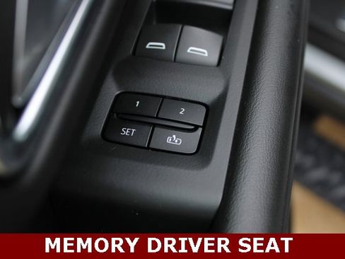 Used 2023 Chevrolet Suburban Z71 w/ Luxury Package image 14