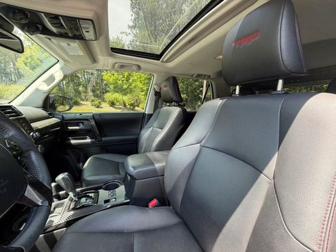 Used 2021 Toyota 4Runner Venture w/ Moonroof Package AWD/4WD image 10