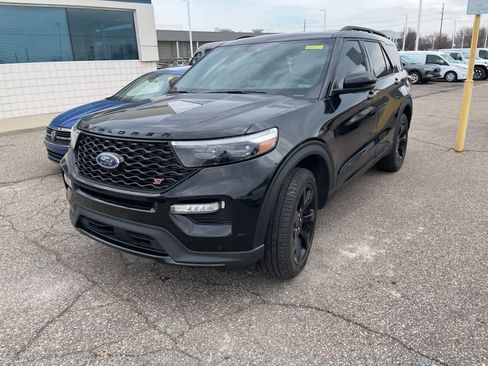 Used 2024 Ford Explorer ST w/ Equipment Group 401A image 3