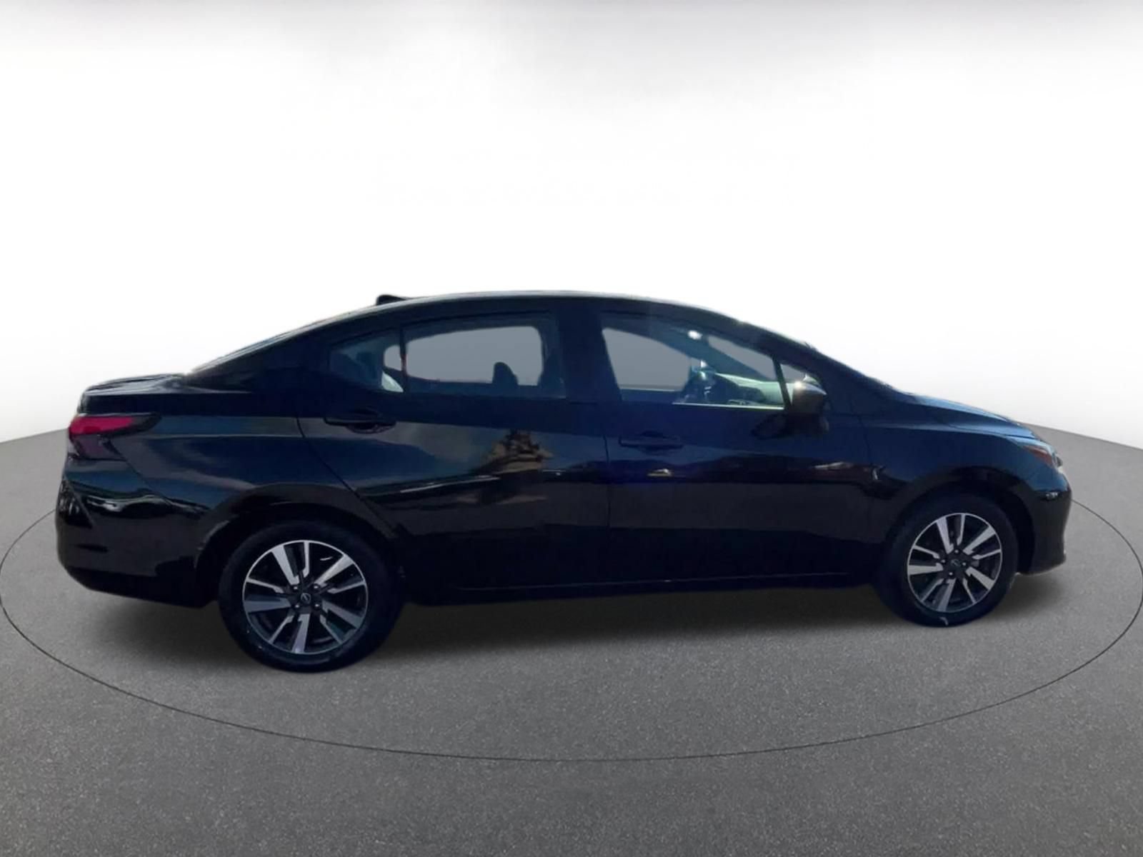 Used 2025 Nissan Versa SV FWD image 15