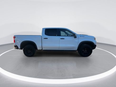 Used 2023 Chevrolet Silverado 1500 ZR2 w/ Technology Package AWD/4WD image 9
