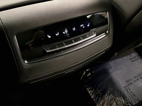 Used 2023 Cadillac Escalade Premium Luxury image 30