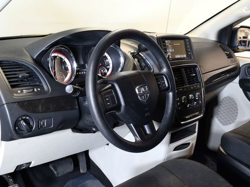 Used 2017 Dodge Grand Caravan SE w/ Power Window Group FWD image 5