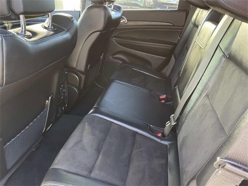 Used 2022 Jeep Grand Cherokee Laredo X image 24