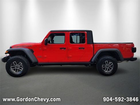 Used 2024 Jeep Gladiator Mojave w/ Convenience Group image 2