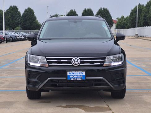 Used 2019 Volkswagen Tiguan SE w/ Panoramic Sunroof Package AWD/4WD image 3