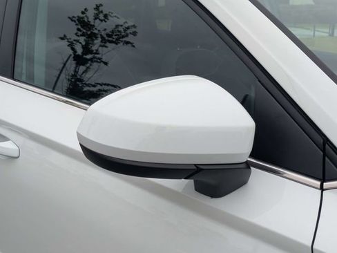 New 2026 Volkswagen Taos SE FWD image 12