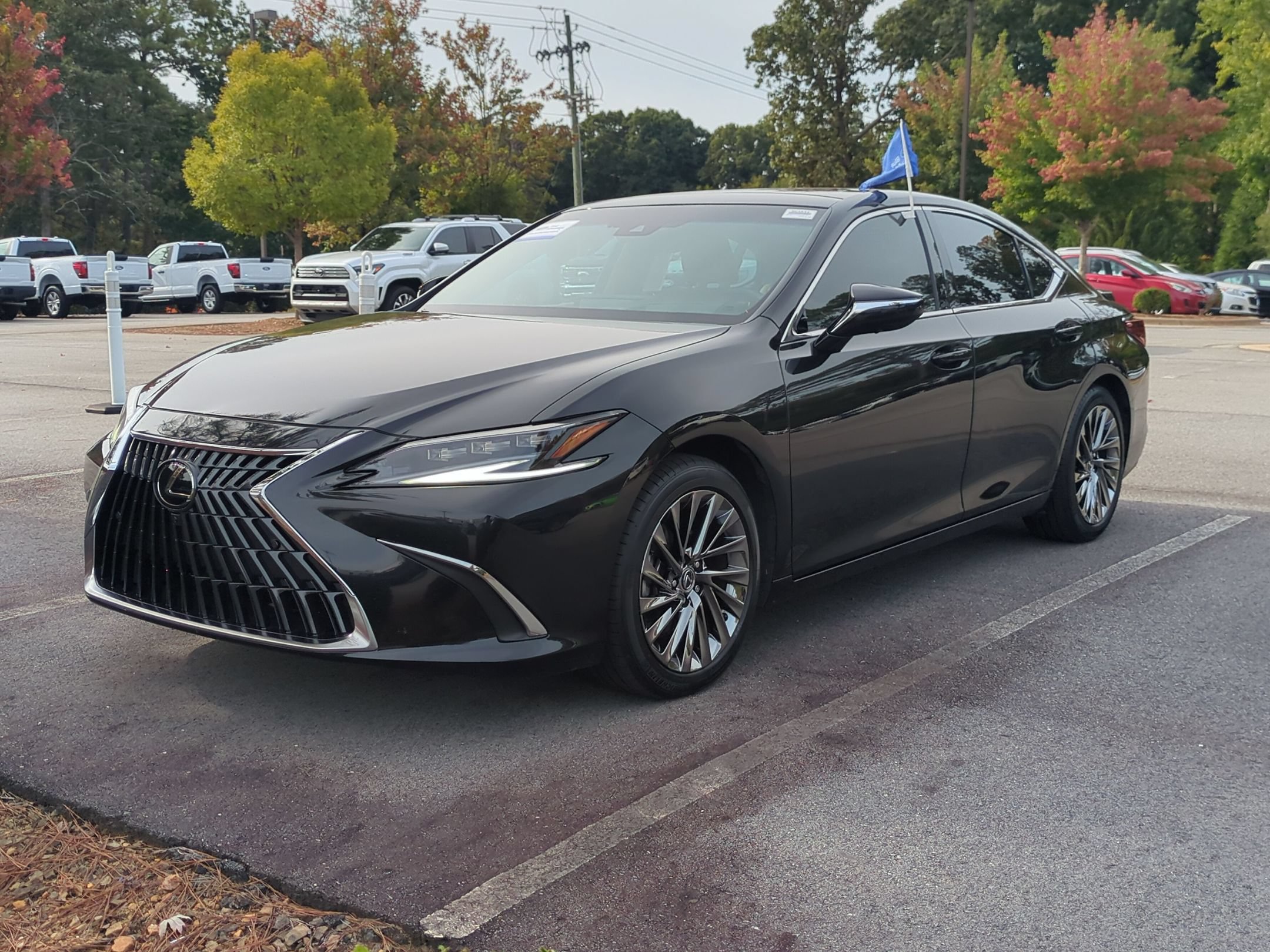 Used 2024 Lexus ES 350 Ultra Luxury w/ Accessory Package (Z2) FWD image 6