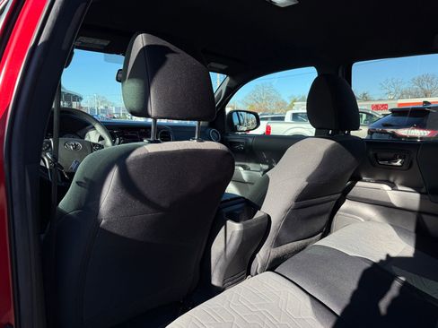 Used 2023 Toyota Tacoma TRD Sport image 33