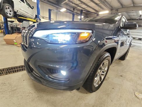 Used 2019 Jeep Cherokee Latitude Plus w/ Cold Weather Group image 29