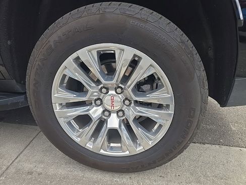 Used 2025 GMC Yukon Denali image 6