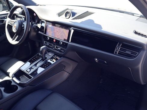 New 2026 Porsche Macan image 25