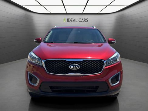Used 2017 Kia Sorento FWD image 2