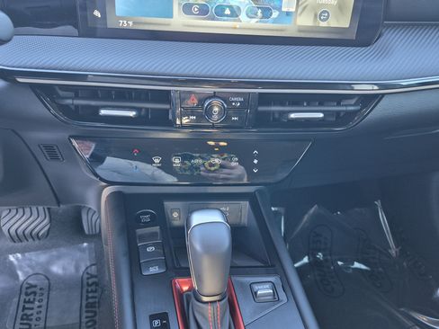 Certified 2025 Nissan Kicks SR FWD image 27
