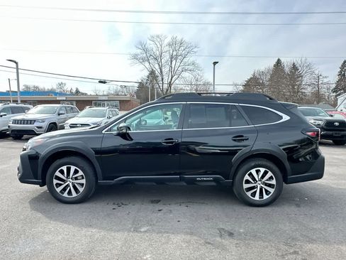 Certified 2024 Subaru Outback Premium image 10