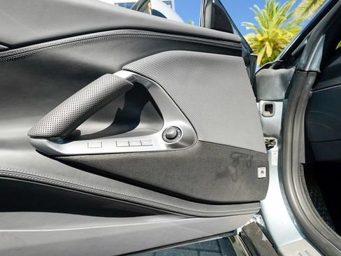 Used 2018 Ferrari 812 Superfast RWD image 48