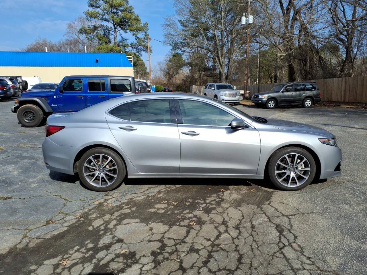 Used 2017 Acura TLX w/ Technology Package FWD image 2