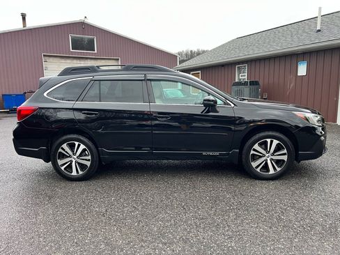 Used 2018 Subaru Outback 2.5i Limited image 8