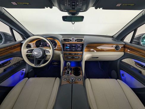 Used 2022 Bentley Bentayga AWD/4WD image 20