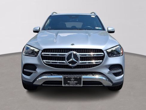Used 2024 Mercedes-Benz GLE 450e 4MATIC image 2