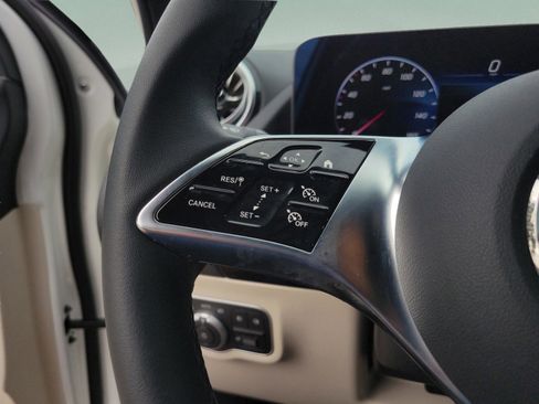 Certified 2026 Mercedes-Benz GLA 250 image 29