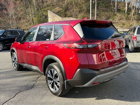 Used 2023 Nissan Rogue SV image 4