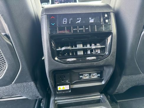 Certified 2022 Jeep Grand Cherokee L Laredo image 35