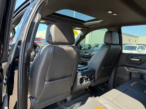 Used 2021 GMC Sierra 1500 AT4 w/ AT4 Premium Package AWD/4WD image 12