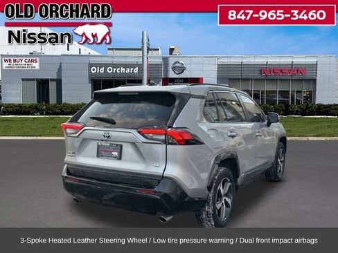 Used 2022 Toyota RAV4 SE image 6