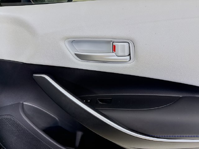 Used 2022 Toyota Corolla SE FWD image 30