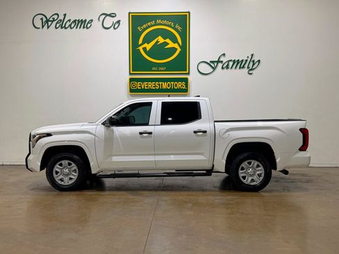 Used 2024 Toyota Tundra SR AWD/4WD image 4