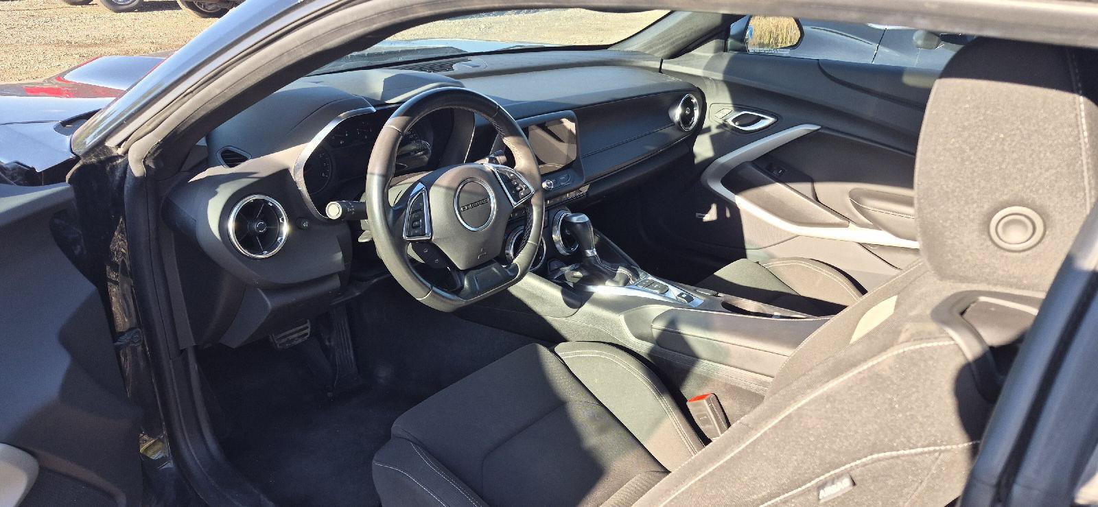 Used 2024 Chevrolet Camaro LT w/ Technology Package RWD image 8