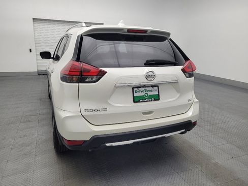 Used 2017 Nissan Rogue SV w/ SV Premium Package image 6
