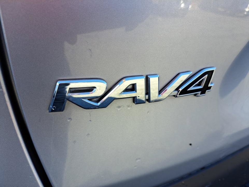 Used 2019 Toyota RAV4 XLE FWD image 38