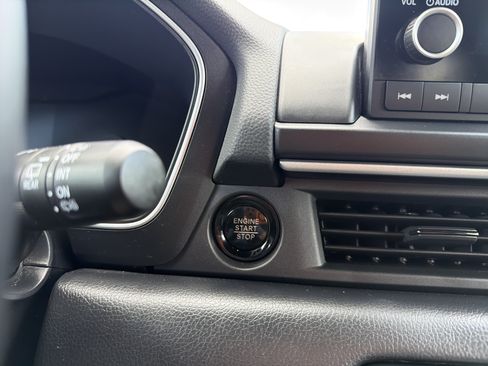 Used 2025 Honda Pilot Sport image 18