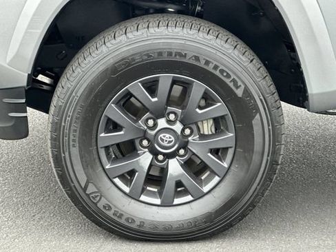 Certified 2023 Toyota Tacoma SR5 w/ Technology Package AWD/4WD image 30