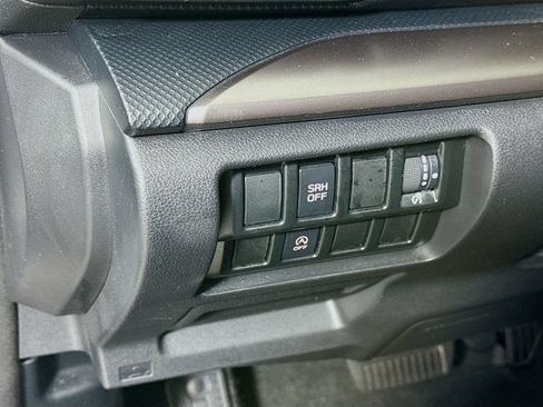 Used 2023 Subaru Forester Premium AWD/4WD image 10