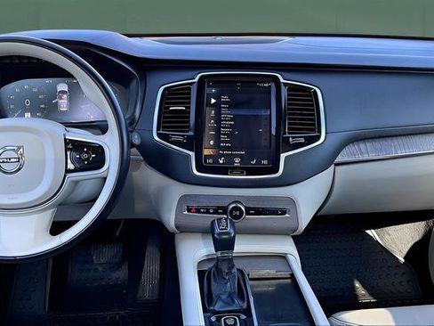 Used 2022 Volvo XC90 T6 Inscription w/ Advanced Package image 16